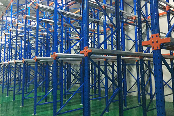 倉儲(chǔ)密集型貨架有哪些優(yōu)勢(shì)和弊端？怎么合理的使用密集型貨架？